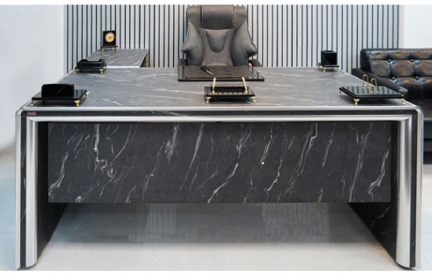 میز مدیریت ورسای